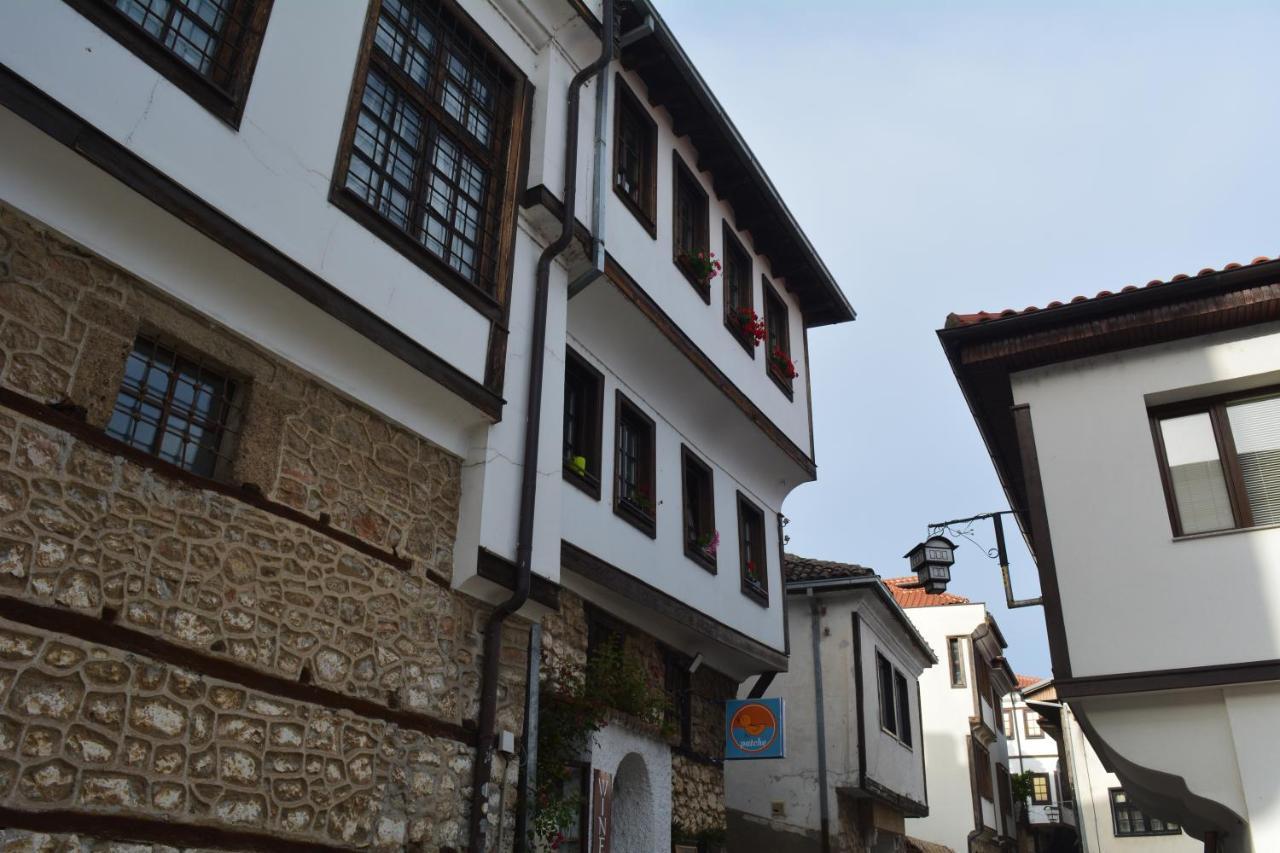 Patche Residence - A Wine Cellar Hideaway In The Historic Home Of Revolutionary Metodi Patche โอครีด ภายนอก รูปภาพ
