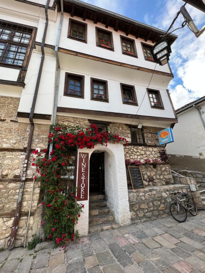 Patche Residence - A Wine Cellar Hideaway In The Historic Home Of Revolutionary Metodi Patche โอครีด ภายนอก รูปภาพ